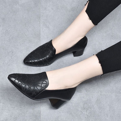 Broderyn | Elegant Embroidered Pumps